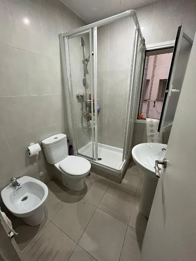 Homestay Habitacion Matrimonial En Piso Compartido En El Centro De Madrid Apartment